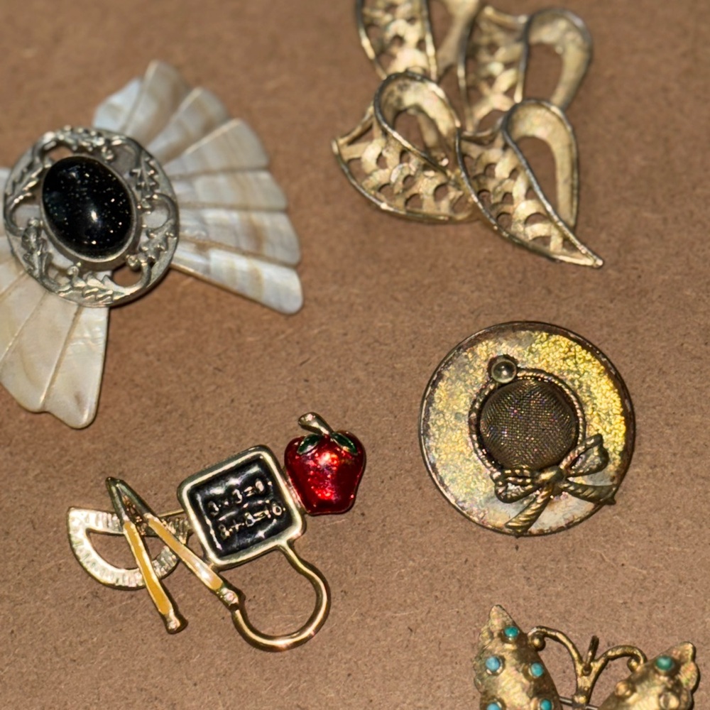 Vintage Brooch lot